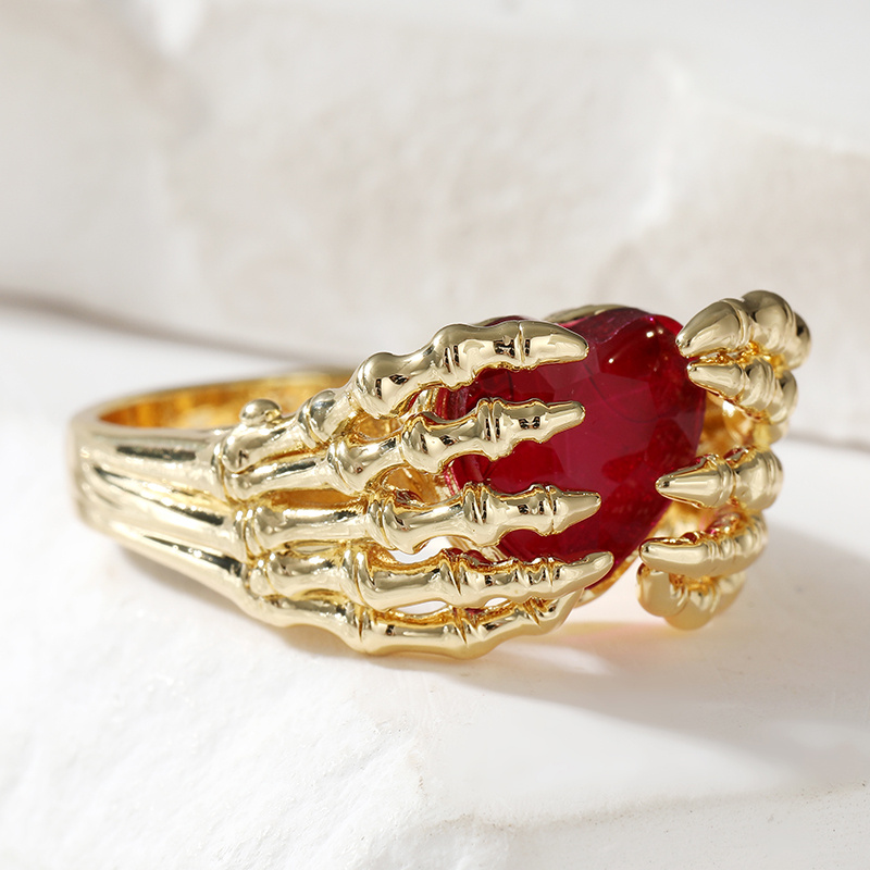 Women's Golden Skull Heart Ring, Luxurious Claw Shaped Design